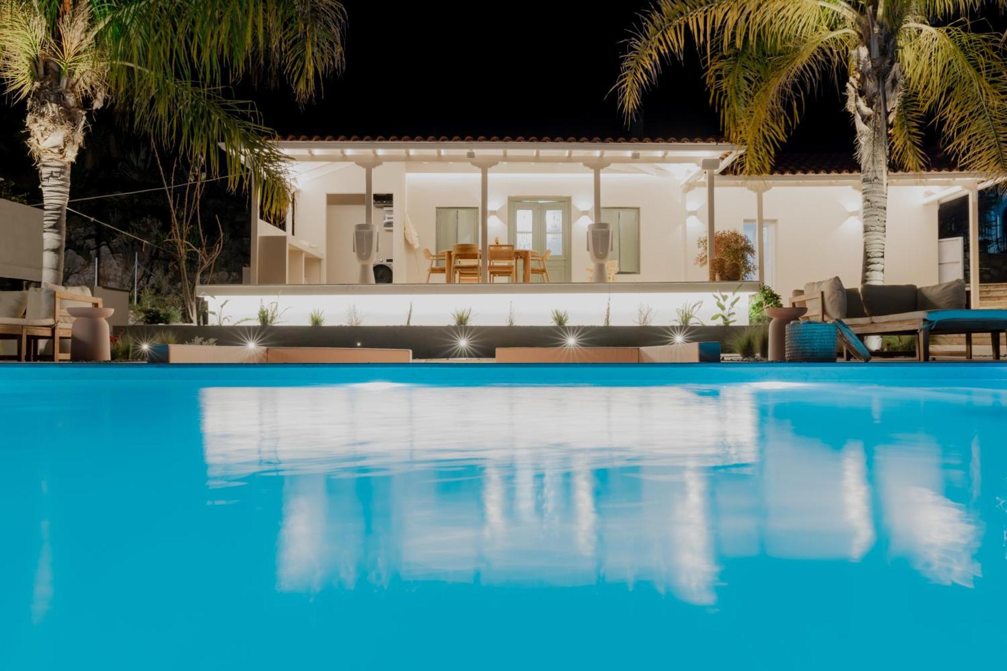 Nafplio Blue Topaz Poolside Villa 외부 사진